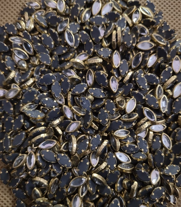 8K Eye White Glosyy Kundan 8K Eye White Colour Glossy Kundans - Image 1